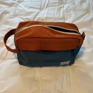 Herschel Supply Dopp Kit